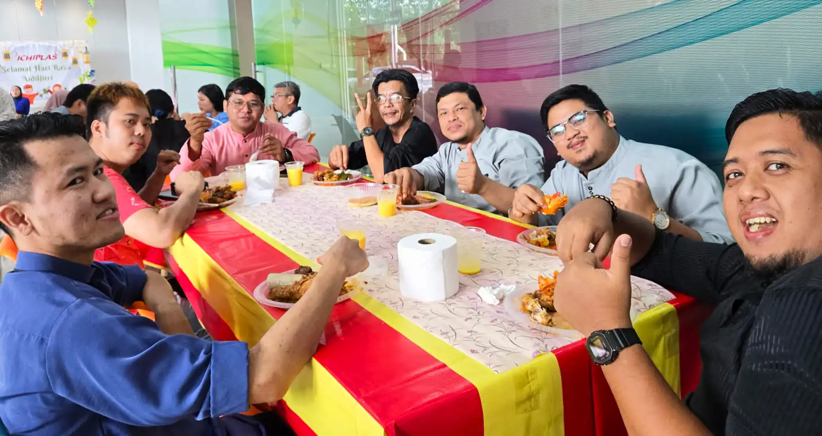 Hari Raya 2025 team enjoying the potluck at Ichiplas