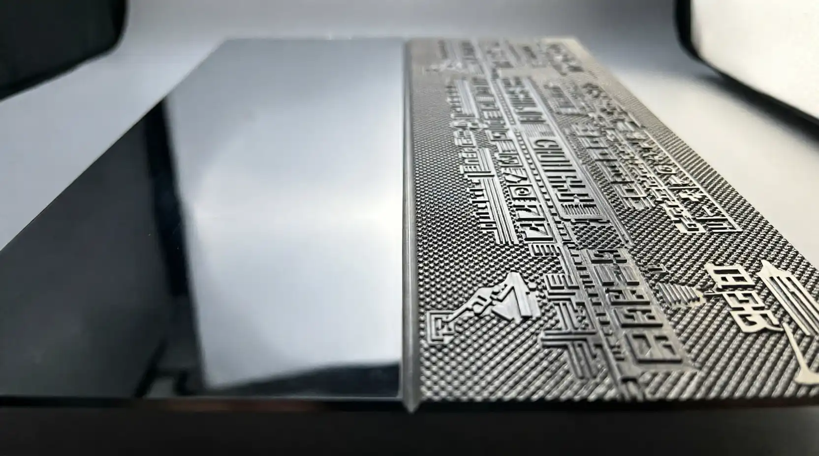 Laser texturing process on an injection mold surface